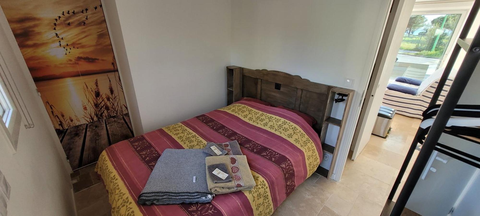 Meze Avec Vue Face A L'Etang Villa Ngoại thất bức ảnh